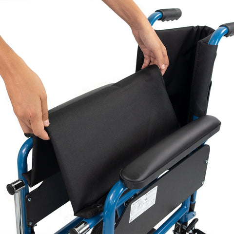 Silla de ruedas plegable con ruedas pequeñas color azul